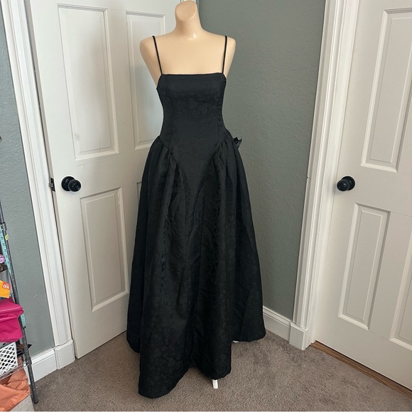 LULU’S GORGEOUS EXTRAVAGANCE FLORAL JACQUARD MAXI DRESS - Picture 5 of 14